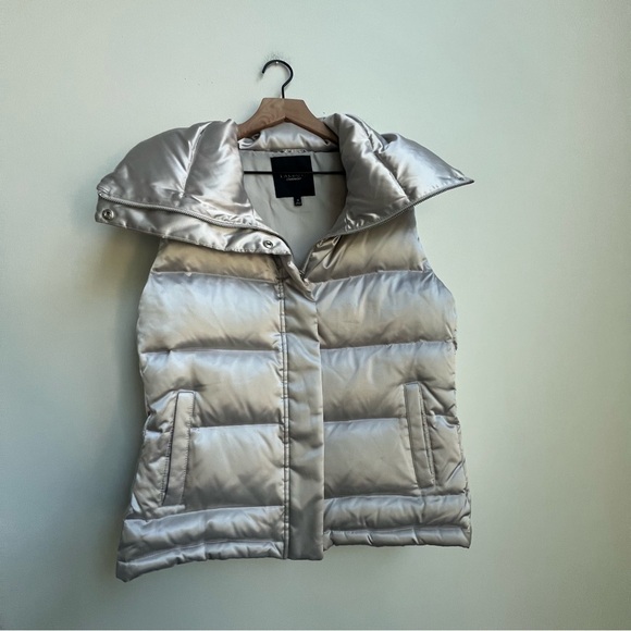 Talbots Metallic Silver puffer vest Duck down filled medium Pockets Full Zip - Picture 6 of 11